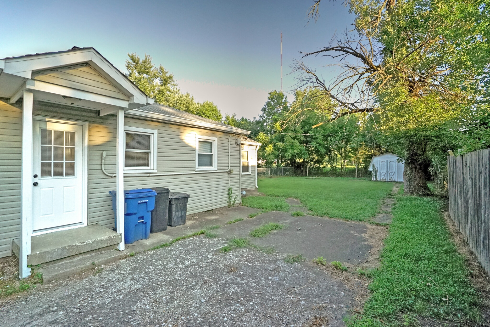 Building Photo - 9137 Hibben Ave