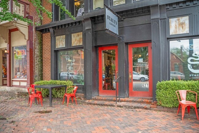 Building Photo - 503 S 3rd St