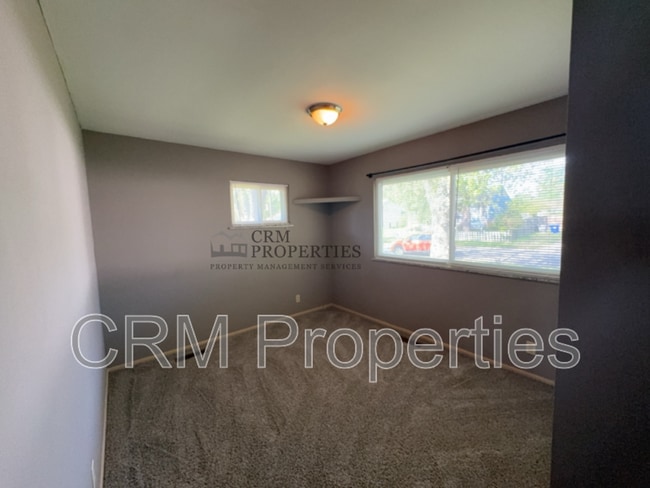Building Photo - 2400 Balmoral Blvd