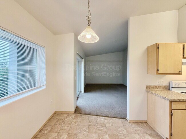 Building Photo - 10020 SW 125th Ave