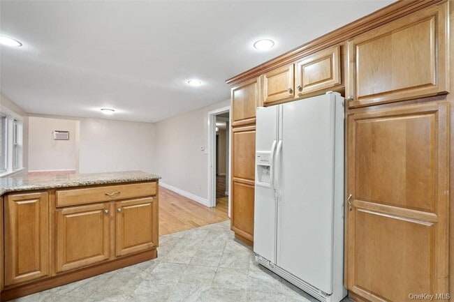 Building Photo - 17 Valley Dr