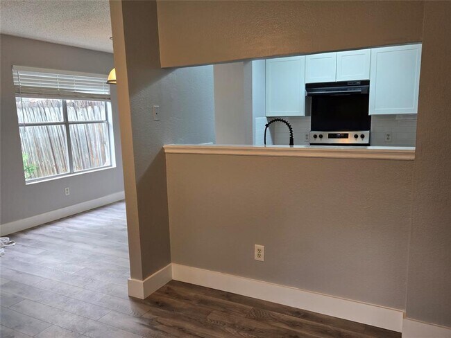 Building Photo - 10001 Parliament House Rd