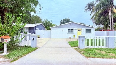 Building Photo - 7006 N Duncan Ave