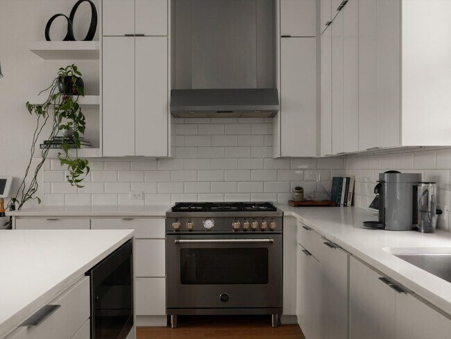 Building Photo - 1510 N Washington Ave