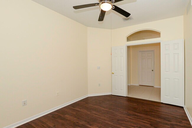 Building Photo - 522 SW Indian Key Dr