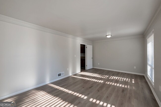 Building Photo - 1870 Sandgate Cir SW