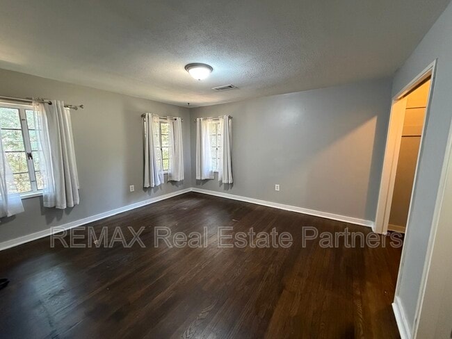 Building Photo - 419 S 36th Ave