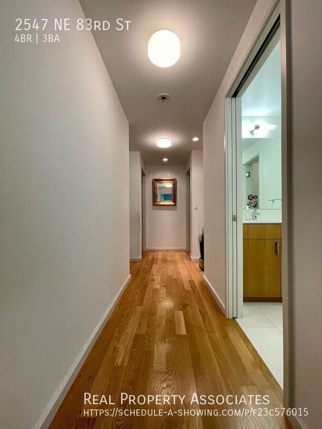 Building Photo - 2547 NE 83rd St