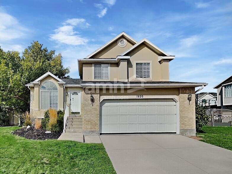 Primary Photo - 1920 Sergeant Dr