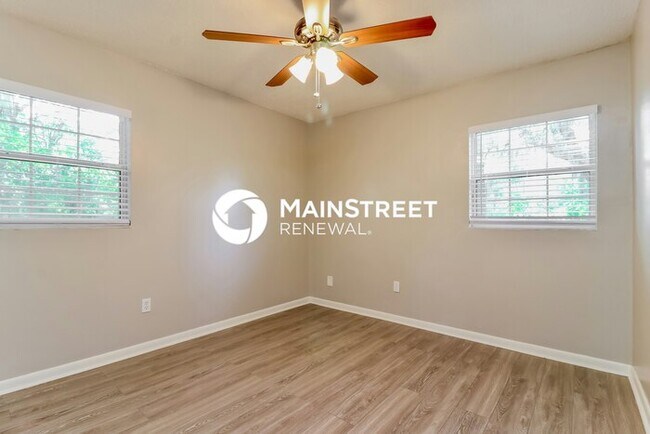 Building Photo - 4 Bedroom Pet-Friendly Home in Tampa, FL w...