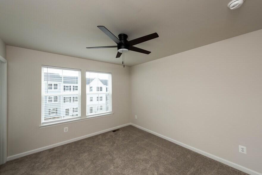 Primary Bedroom - 411 18th Ave