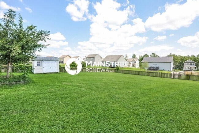 Building Photo - 4 Bedroom Pet-Friendly Home in Smithfield, NC with Main Street Renewal