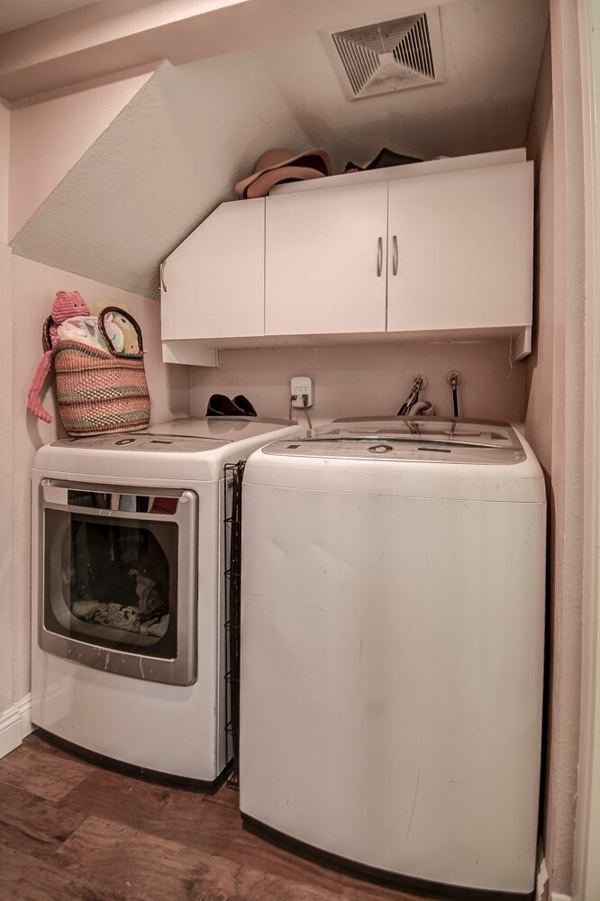 Building Photo - 11 Seamist Ct