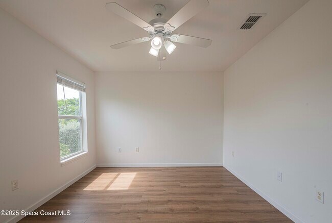 Building Photo - 3701 Titanic Cir