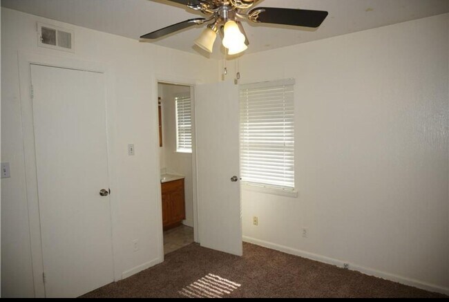 Building Photo - Beautiful 3 Bed 1.5 Bath in Midwest City