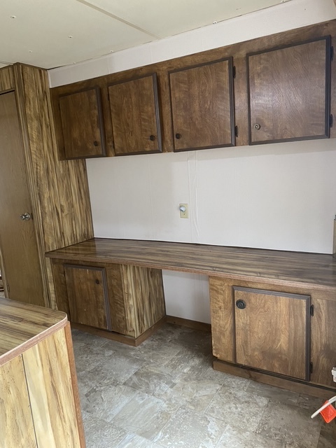 Breakfast nook in Kitchen with lots of cabinets and a pantry - 16550 County Road 282