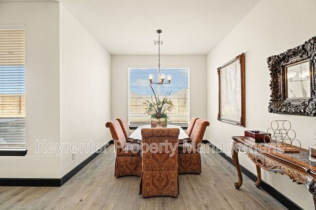 Building Photo - 2805 Crystal Creek Dr