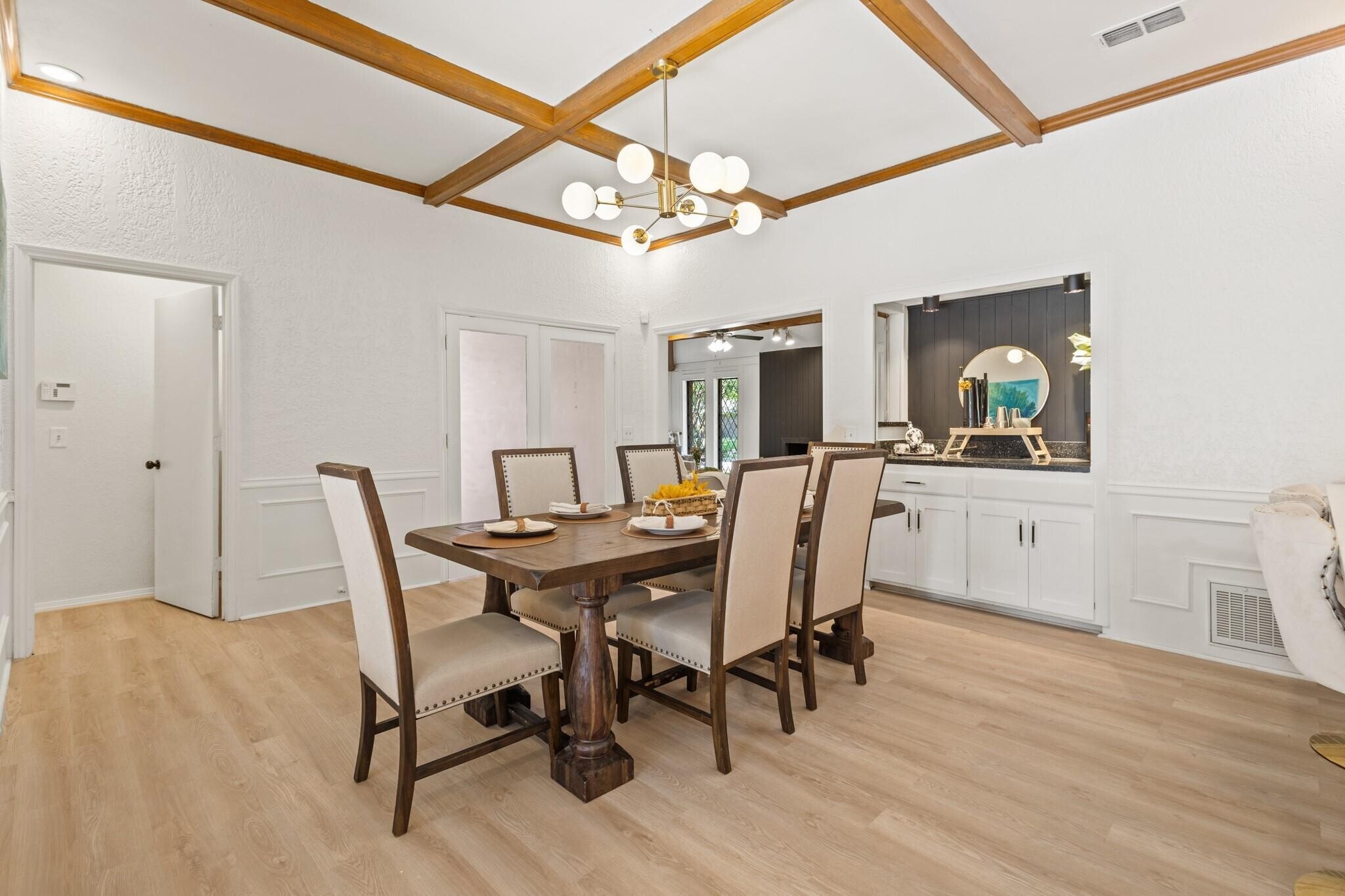 Building Photo - 3948 Camino Dr