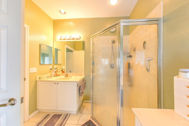 Building Photo - 1829 Sandhill Crane Dr