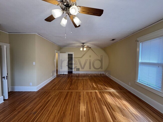 Building Photo - MALLORY 255