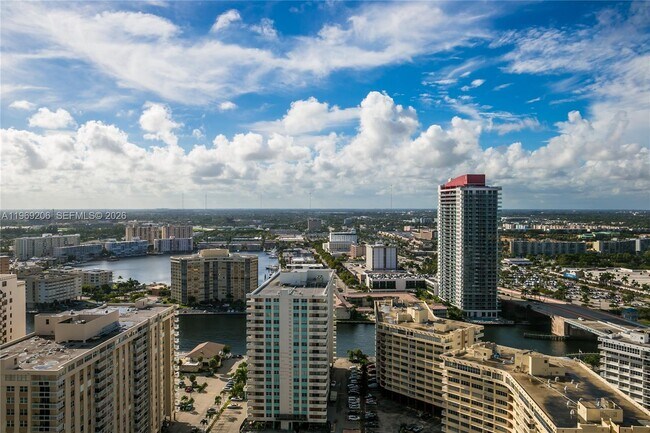 Building Photo - 1830 S Ocean Dr