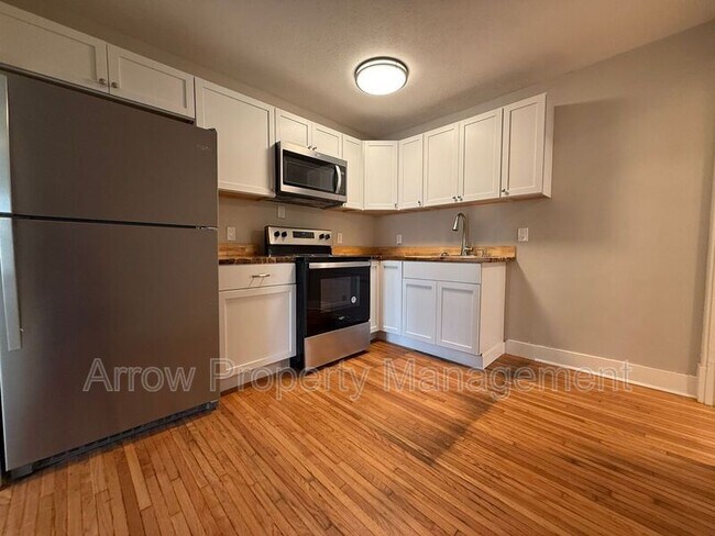 Building Photo - 2727 P St