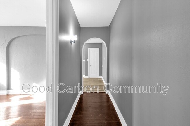 Building Photo - 326 Elmwood Ave