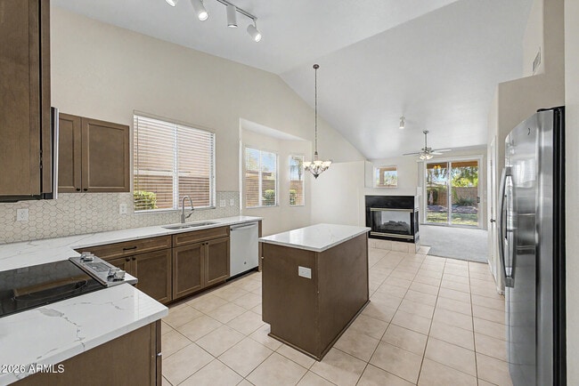Building Photo - 4545 E Rowel Rd