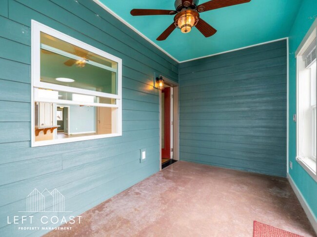 Building Photo - 5371 NE Wave Ln