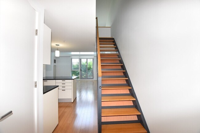 Building Photo - 1 Earhart St