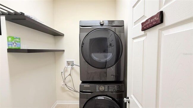 Building Photo - 3509 Rhapsody St