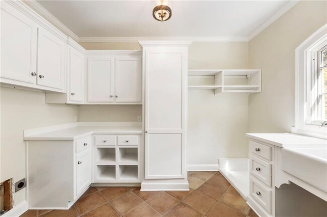 Building Photo - 2485 W Wesley Rd NW