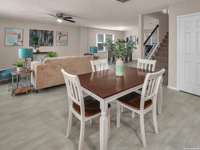 Building Photo - 12023 Sitio Plains