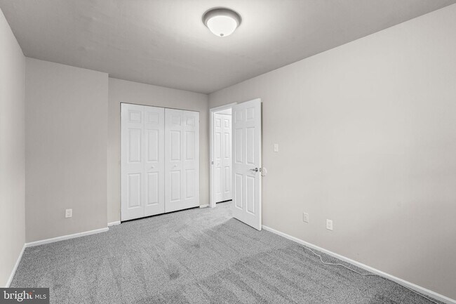 Building Photo - 314 Woodleaf Ct