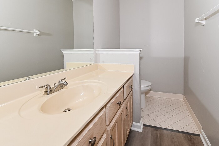 Building Photo - 9008 Country Leaf Cove