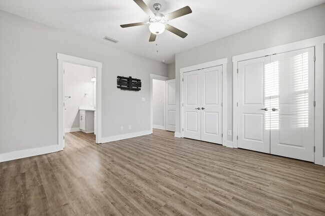 Building Photo - 235 Date Palm Ln