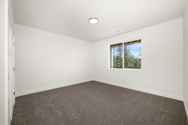 Building Photo - $3,600 - 4 Bed / 3 Bath Gorgeous Brand New...