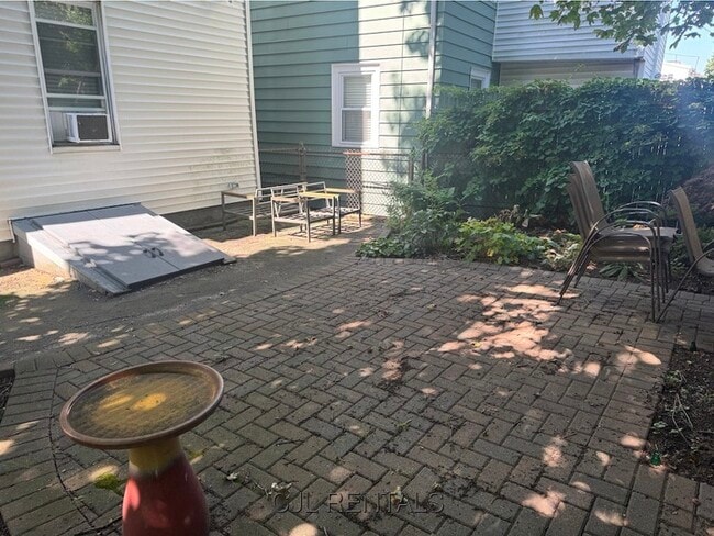 Building Photo - 145 Albion St