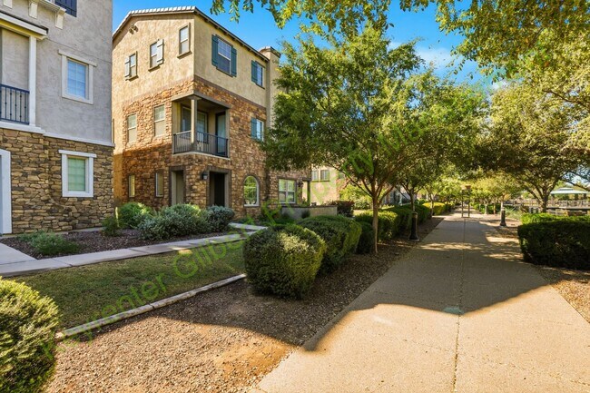Building Photo - Modern Gilbert Lakeview Townhome in The La...