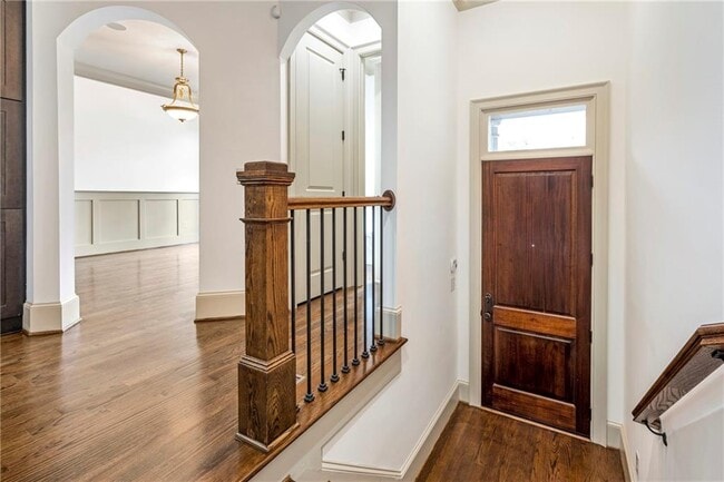 Building Photo - 58 Sheridan Dr NE