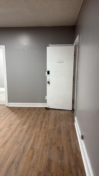 Primary Photo - 1374 West Blvd
