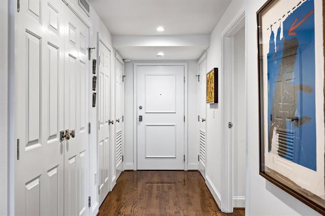 Building Photo - 4242 Lomo Alto Dr