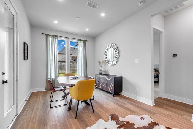 Building Photo - 9219 Trimble Lndg Dr