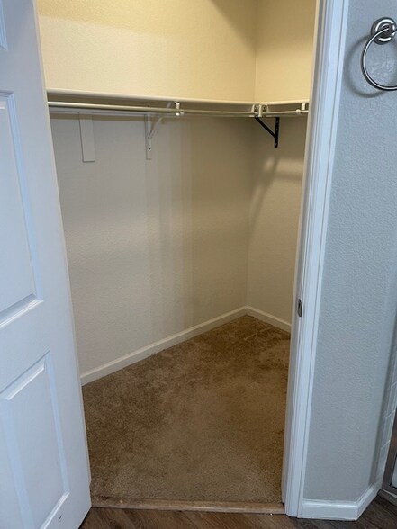 Building Photo - 3764 Ponderosa Dr