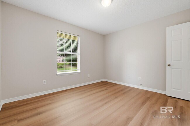 Building Photo - 11730 Madrone Ln