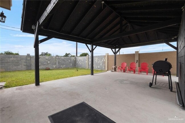 Building Photo - 12 Carlos Dr