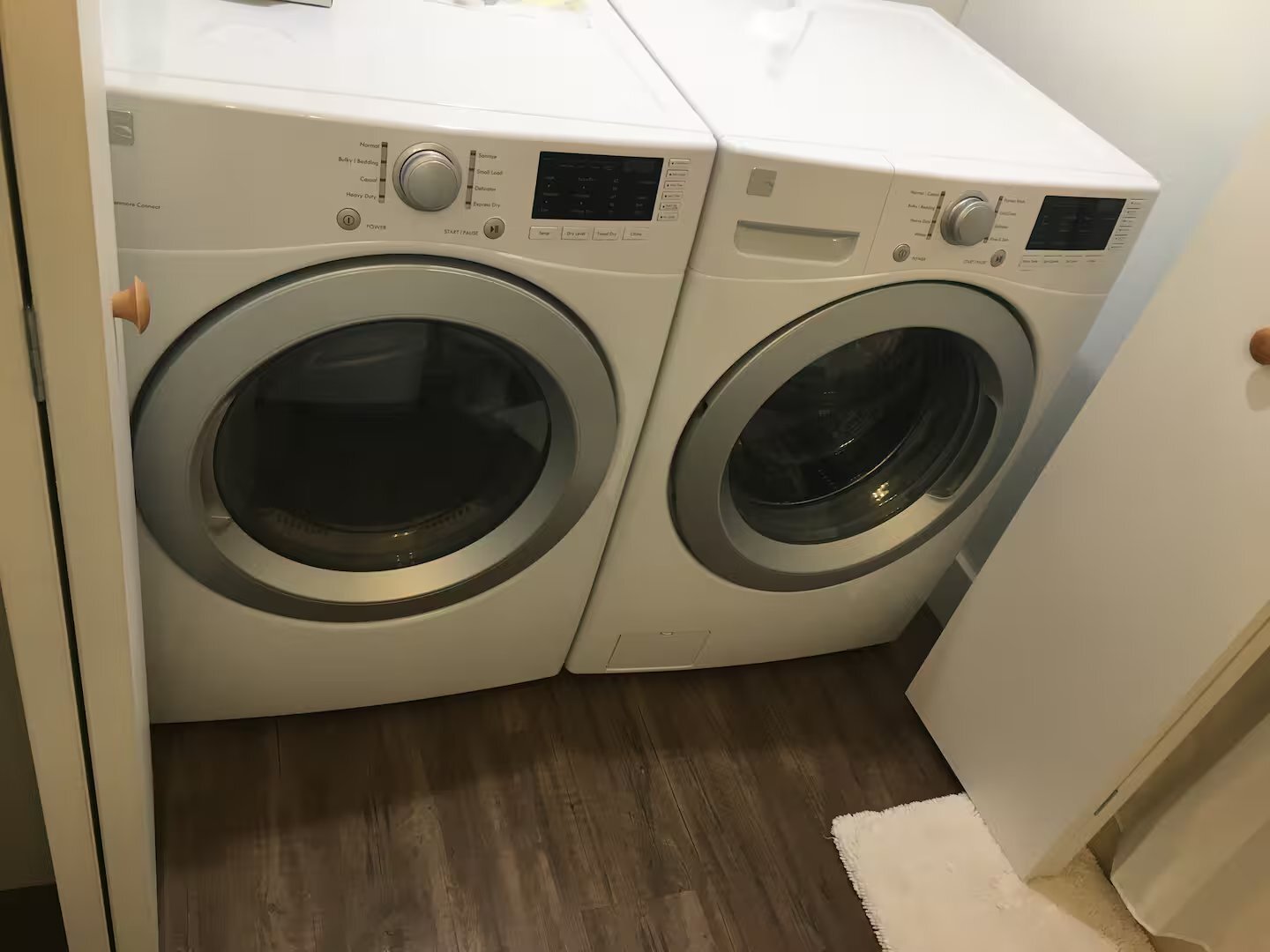 Building Photo - 808 Livingston St