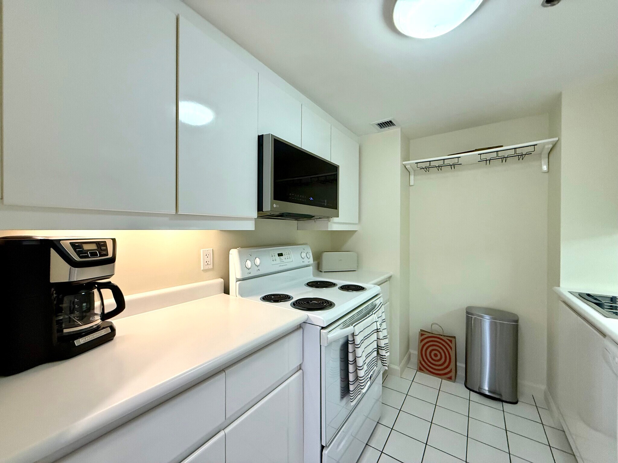 Building Photo - 170 Tremont St
