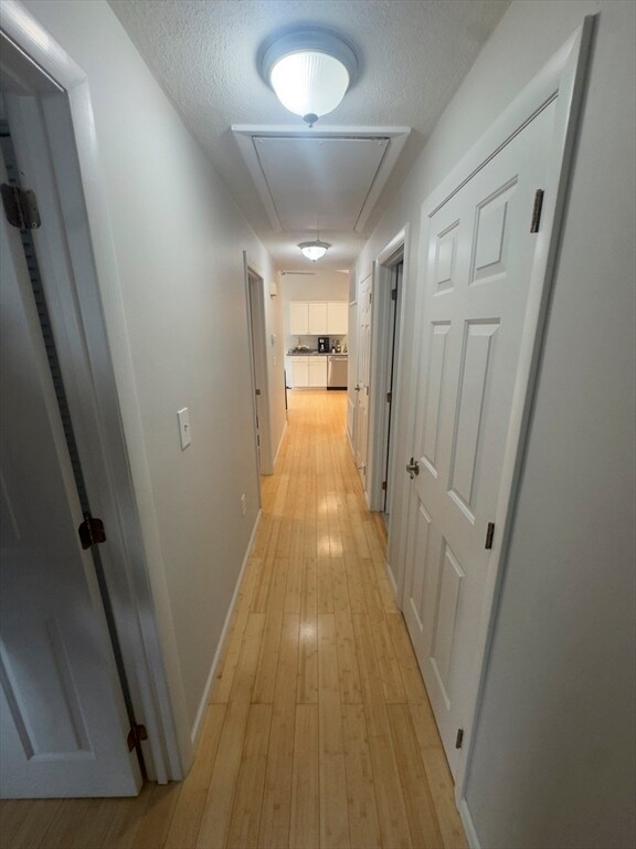 Building Photo - 19 Skyline Dr