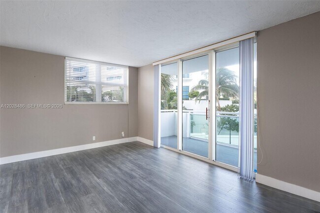 Building Photo - 3001 S Ocean Dr